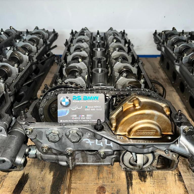 ONE ÇIKMA PARÇA M50 744 NUMARALI 3 SERİSİ ÇIKMA SİLİNDİR KAPAĞI